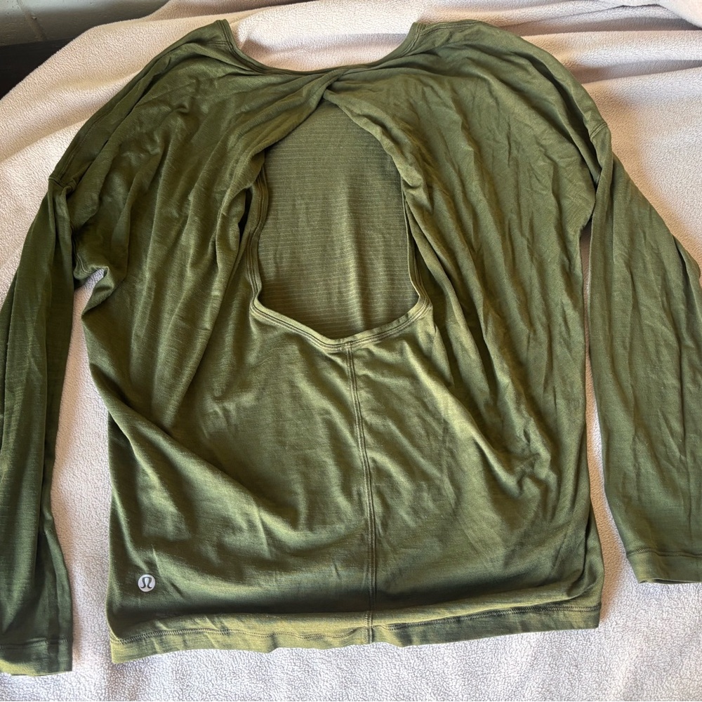 Lululemon Green Long Sleeve Cut Out Blouse 4/6